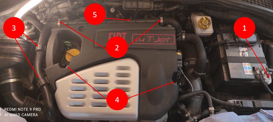 01 - Dépose cache moteur.JPG