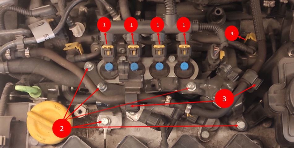 02 - Dégagement de la zone pour accés vis de platine d'injecteurs.JPG